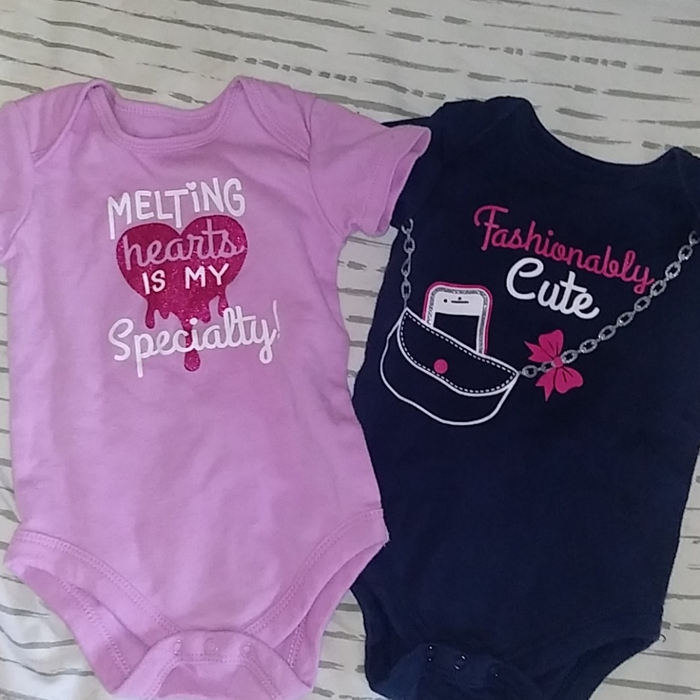 Set of onesies